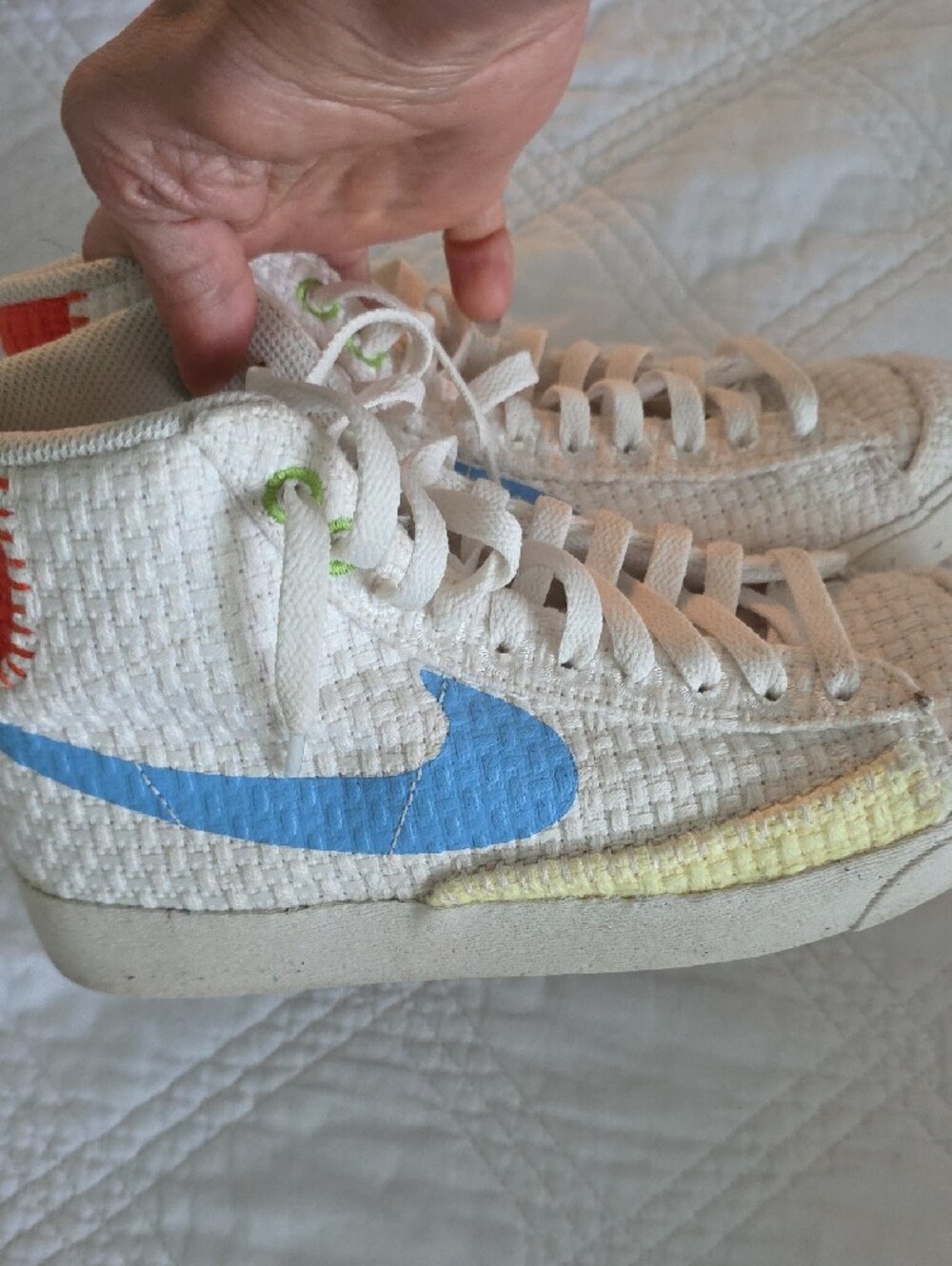 Nike White Kids Sneakers with Orange and Blue Accents - Picture 4 of 5